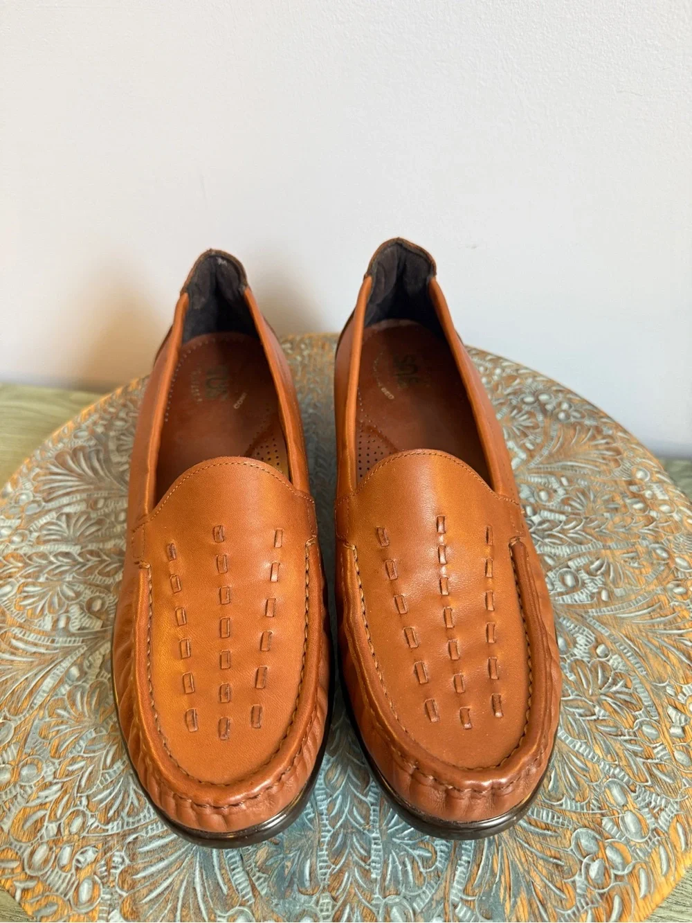 Like New! SAS Weave Slip On Brown Leather Loafer Size 8.5
